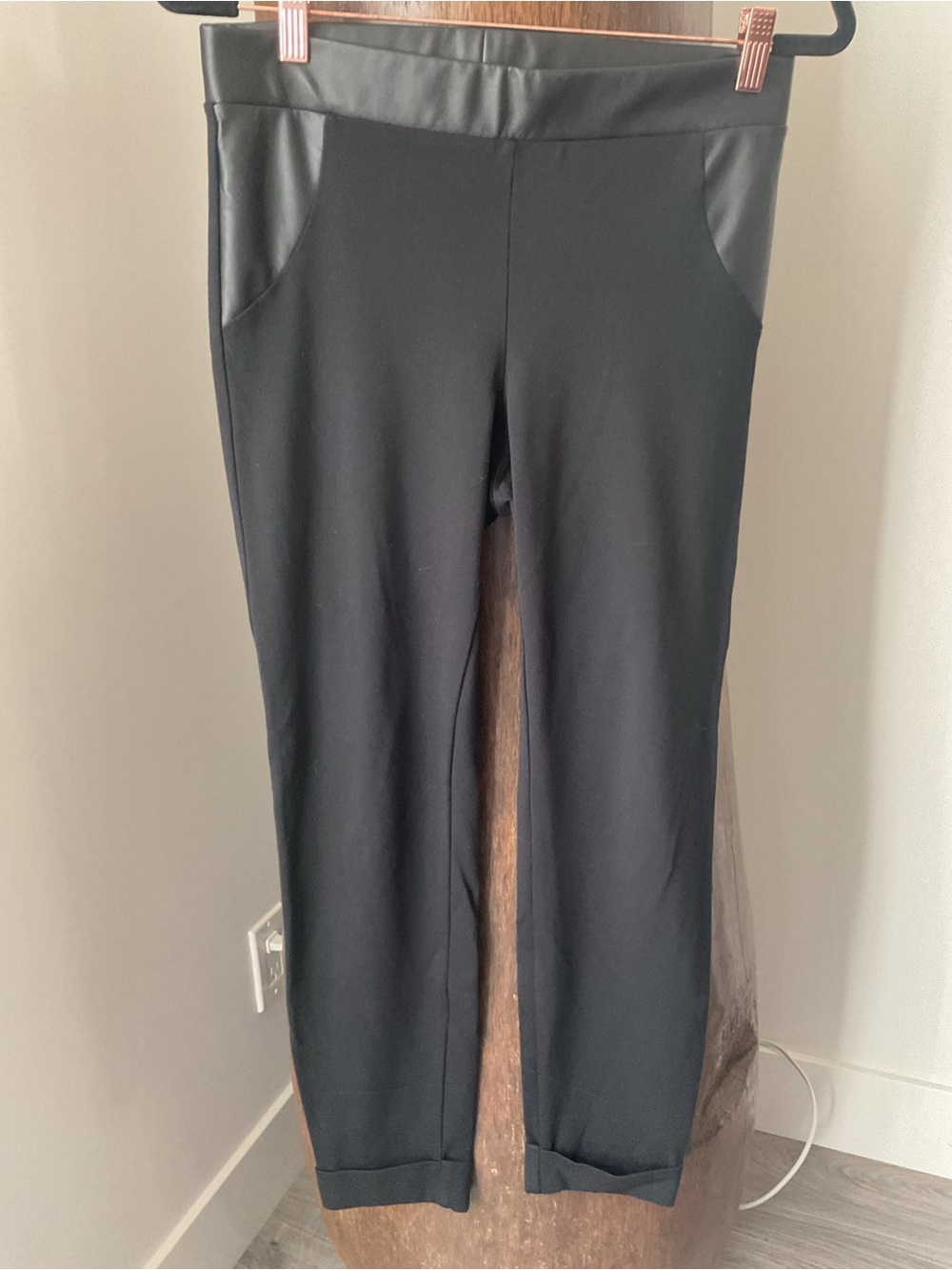 HUE Black Straight-Leg Pull-On cuffed Ankle Pants with Faux Leather Trim